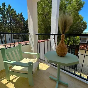 Otel Monk Island, İzmir