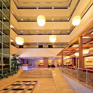 Otel Mom, İzmir